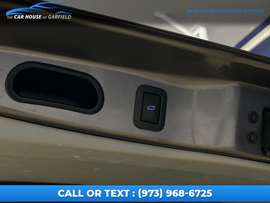 2016 Toyota Highlander AWD 4dr V6 XLE (Natl), available for sale in Garfield, New Jersey | Car House Of Garfield. Garfield, New Jersey 2016 Toyota Highlander AWD 4dr V6 XLE (Natl), available for sale in Garfield, New Jersey | Car House Of Garfield. Garfield, New Jersey