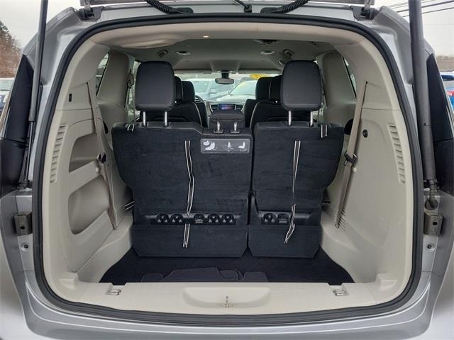 2017 Chrysler Pacifica Touring L, available for sale in Stratford, Connecticut | Wiz Leasing Inc. Stratford, Connecticut 2017 Chrysler Pacifica Touring L, available for sale in Stratford, Connecticut | Wiz Leasing Inc. Stratford, Connecticut