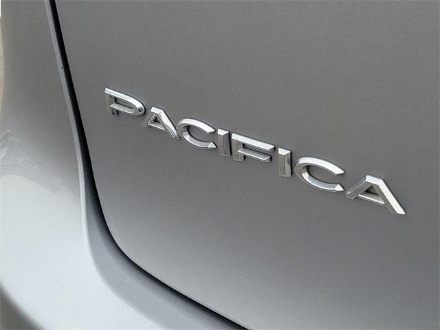 2017 Chrysler Pacifica Touring L, available for sale in Stratford, Connecticut | Wiz Leasing Inc. Stratford, Connecticut 2017 Chrysler Pacifica Touring L, available for sale in Stratford, Connecticut | Wiz Leasing Inc. Stratford, Connecticut