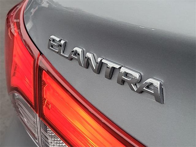 2015 Hyundai Elantra SE, available for sale in Stratford, Connecticut | Wiz Leasing Inc. Stratford, Connecticut 2015 Hyundai Elantra SE, available for sale in Stratford, Connecticut | Wiz Leasing Inc. Stratford, Connecticut