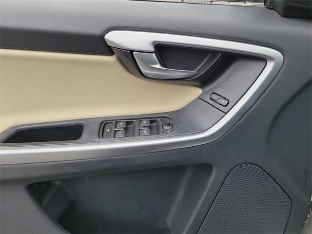 2011 Volvo Xc60 T6, available for sale in Stratford, Connecticut | Wiz Leasing Inc. Stratford, Connecticut 2011 Volvo Xc60 T6, available for sale in Stratford, Connecticut | Wiz Leasing Inc. Stratford, Connecticut
