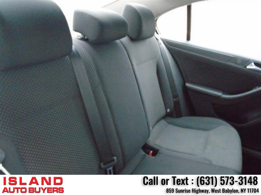 2013 Volkswagen Jetta Base 4dr Sedan 6A, available for sale in West Babylon, New York | Island Auto Buyers. West Babylon, New York 2013 Volkswagen Jetta Base 4dr Sedan 6A, available for sale in West Babylon, New York | Island Auto Buyers. West Babylon, New York