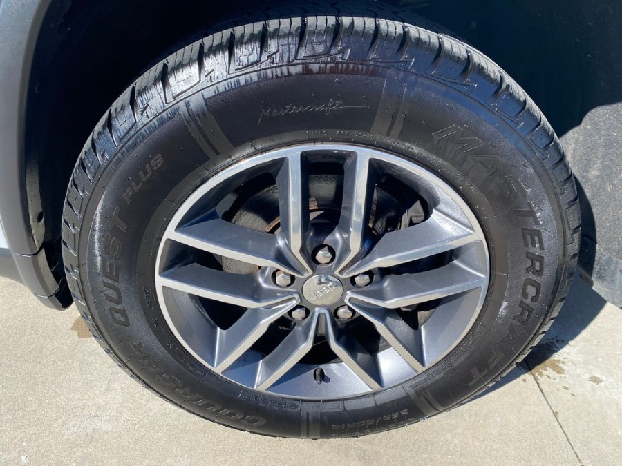 2017 Jeep Grand Cherokee Limited 4x4, available for sale in West Springfield, Massachusetts | Union Street Auto Sales. West Springfield, Massachusetts 2017 Jeep Grand Cherokee Limited 4x4, available for sale in West Springfield, Massachusetts | Union Street Auto Sales. West Springfield, Massachusetts