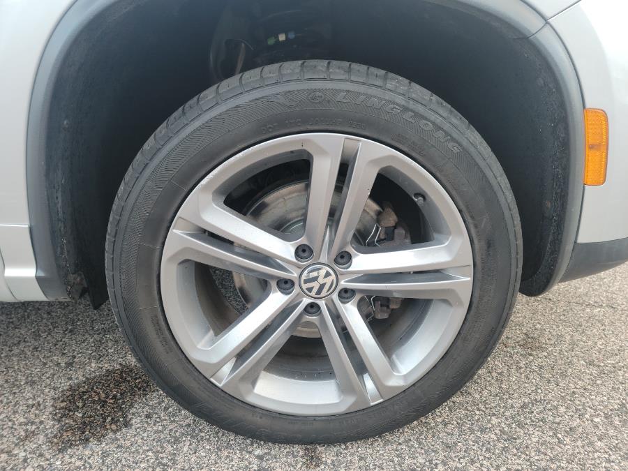 2017 Volkswagen Tiguan 2.0T Sport 4MOTION, available for sale in Philadelphia, Pennsylvania | Eugen's Auto Sales & Repairs. Philadelphia, Pennsylvania 2017 Volkswagen Tiguan 2.0T Sport 4MOTION, available for sale in Philadelphia, Pennsylvania | Eugen's Auto Sales & Repairs. Philadelphia, Pennsylvania