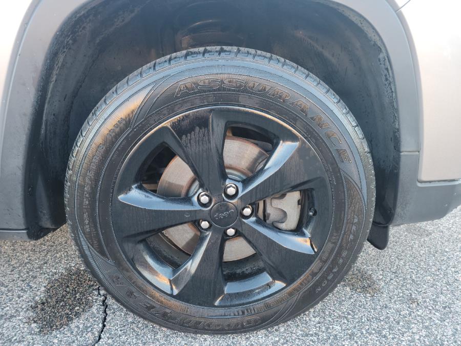 2019 Jeep Cherokee Latitude Plus 4x4, available for sale in Philadelphia, Pennsylvania | Eugen's Auto Sales & Repairs. Philadelphia, Pennsylvania 2019 Jeep Cherokee Latitude Plus 4x4, available for sale in Philadelphia, Pennsylvania | Eugen's Auto Sales & Repairs. Philadelphia, Pennsylvania