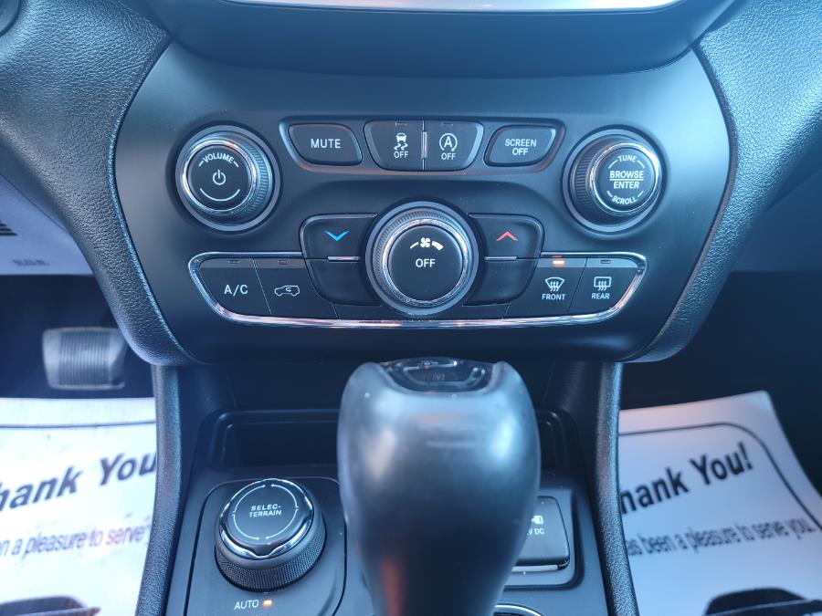 2019 Jeep Cherokee Latitude Plus 4x4, available for sale in Philadelphia, Pennsylvania | Eugen's Auto Sales & Repairs. Philadelphia, Pennsylvania 2019 Jeep Cherokee Latitude Plus 4x4, available for sale in Philadelphia, Pennsylvania | Eugen's Auto Sales & Repairs. Philadelphia, Pennsylvania