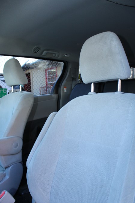 2019 Toyota Sienna L FWD 7-Passenger (Natl), available for sale in BROOKLYN, New York | Deals on Wheels International Auto. BROOKLYN, New York 2019 Toyota Sienna L FWD 7-Passenger (Natl), available for sale in BROOKLYN, New York | Deals on Wheels International Auto. BROOKLYN, New York