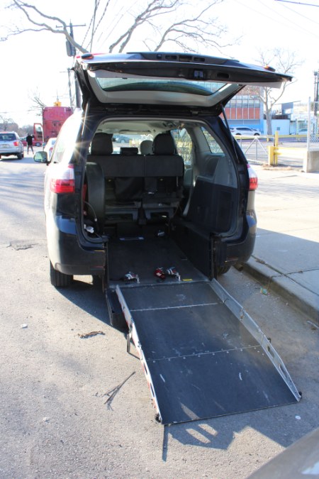 2018 Toyota Sienna L FWD 7-Passenger (Natl), available for sale in BROOKLYN, New York | Deals on Wheels International Auto. BROOKLYN, New York 2018 Toyota Sienna L FWD 7-Passenger (Natl), available for sale in BROOKLYN, New York | Deals on Wheels International Auto. BROOKLYN, New York