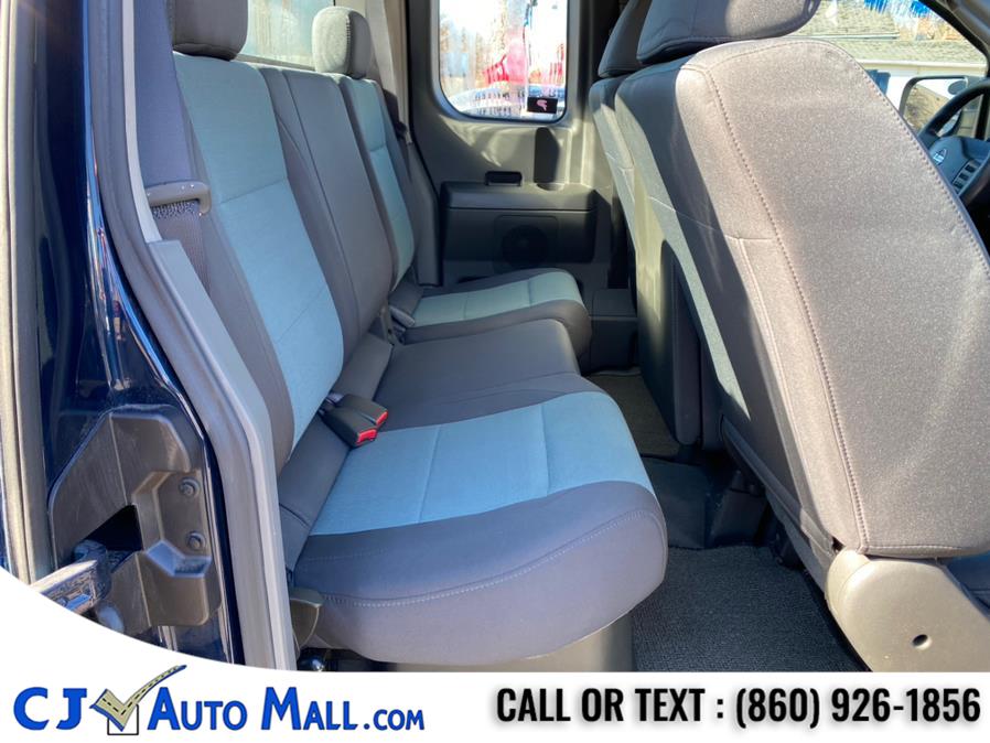 2006 Nissan Titan SE King Cab 4WD, available for sale in Bristol, Connecticut | CJ Auto Mall. Bristol, Connecticut 2006 Nissan Titan SE King Cab 4WD, available for sale in Bristol, Connecticut | CJ Auto Mall. Bristol, Connecticut