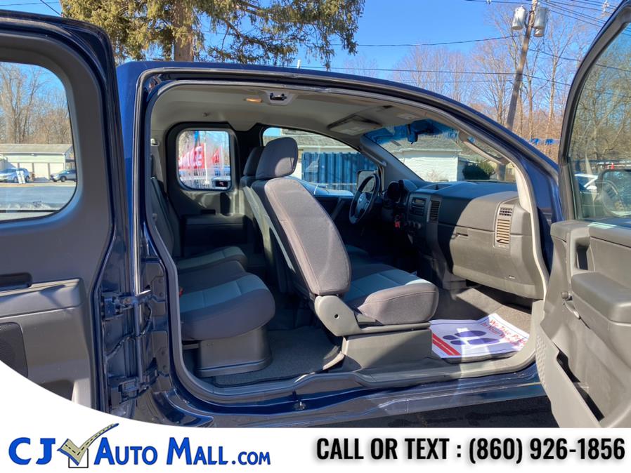 2006 Nissan Titan SE King Cab 4WD, available for sale in Bristol, Connecticut | CJ Auto Mall. Bristol, Connecticut 2006 Nissan Titan SE King Cab 4WD, available for sale in Bristol, Connecticut | CJ Auto Mall. Bristol, Connecticut
