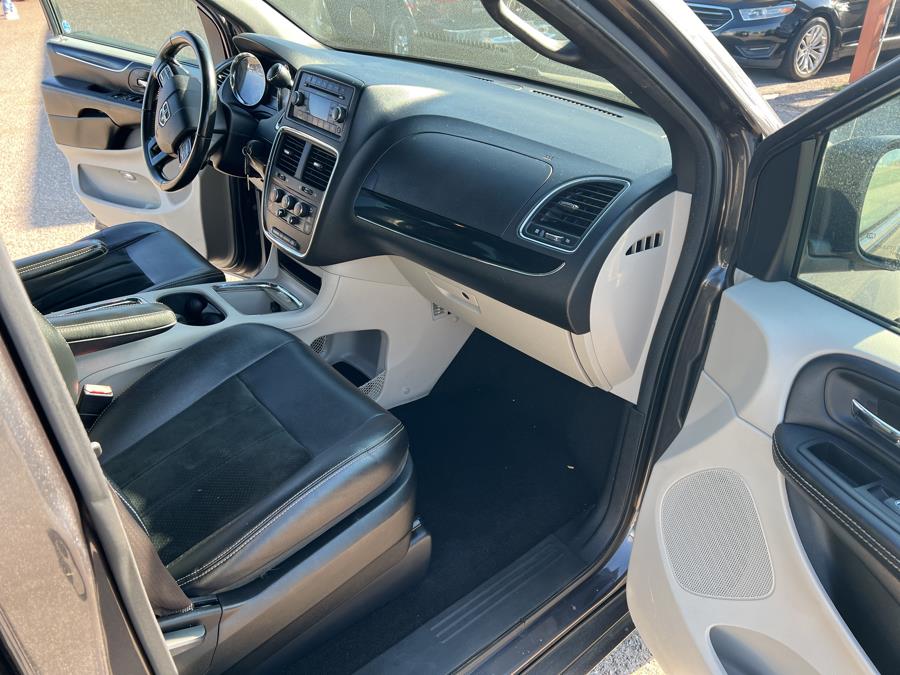 2017 Dodge Grand Caravan SXT Wagon, available for sale in Kissimmee, Florida | Central florida Auto Trader. Kissimmee, Florida 2017 Dodge Grand Caravan SXT Wagon, available for sale in Kissimmee, Florida | Central florida Auto Trader. Kissimmee, Florida
