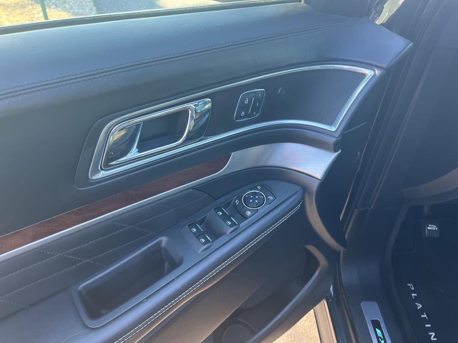 2016 Ford Explorer 4WD 4dr Platinum, available for sale in Old Saybrook, Connecticut | Saybrook Auto Barn. Old Saybrook, Connecticut 2016 Ford Explorer 4WD 4dr Platinum, available for sale in Old Saybrook, Connecticut | Saybrook Auto Barn. Old Saybrook, Connecticut