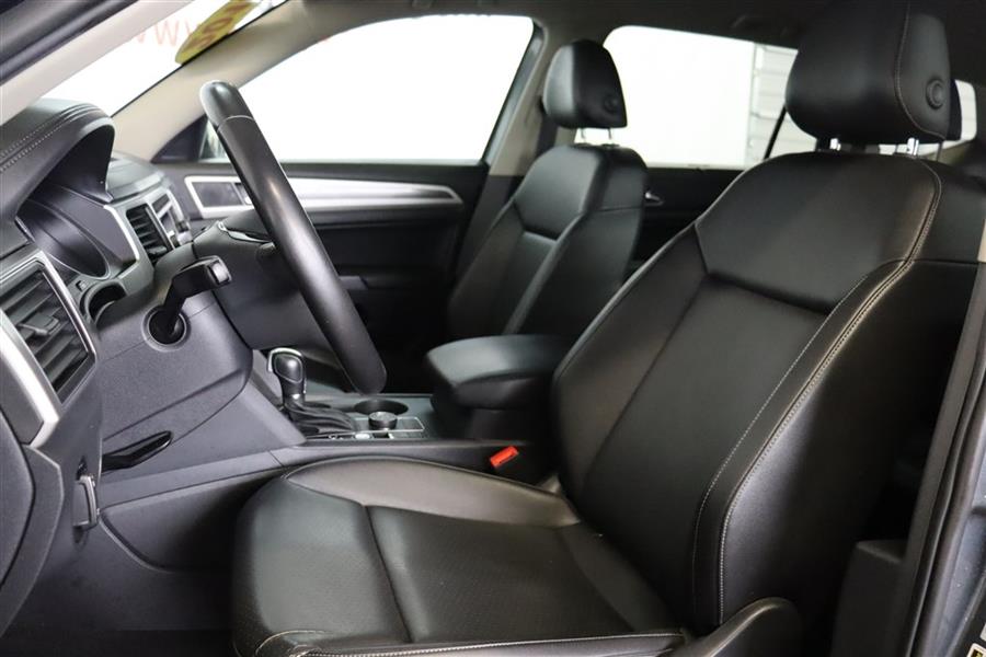 2018 Volkswagen Atlas SE, available for sale in Paterson, New Jersey | Fast Track Motors. Paterson, New Jersey 2018 Volkswagen Atlas SE, available for sale in Paterson, New Jersey | Fast Track Motors. Paterson, New Jersey