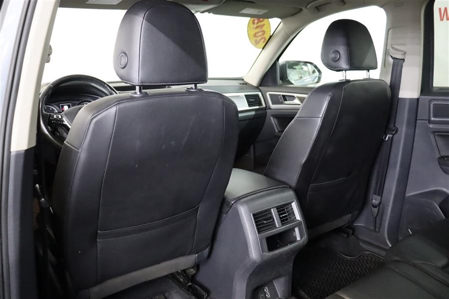 2018 Volkswagen Atlas SE, available for sale in Paterson, New Jersey | Fast Track Motors. Paterson, New Jersey 2018 Volkswagen Atlas SE, available for sale in Paterson, New Jersey | Fast Track Motors. Paterson, New Jersey