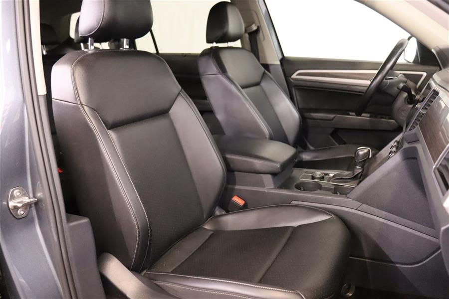 2018 Volkswagen Atlas SE, available for sale in Paterson, New Jersey | Fast Track Motors. Paterson, New Jersey 2018 Volkswagen Atlas SE, available for sale in Paterson, New Jersey | Fast Track Motors. Paterson, New Jersey