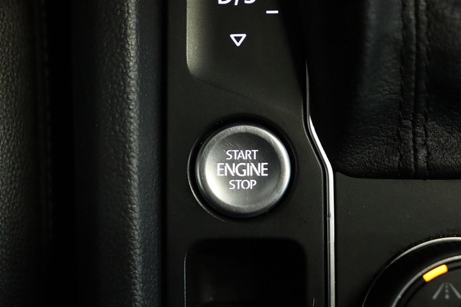 2018 Volkswagen Atlas SE, available for sale in Paterson, New Jersey | Fast Track Motors. Paterson, New Jersey 2018 Volkswagen Atlas SE, available for sale in Paterson, New Jersey | Fast Track Motors. Paterson, New Jersey