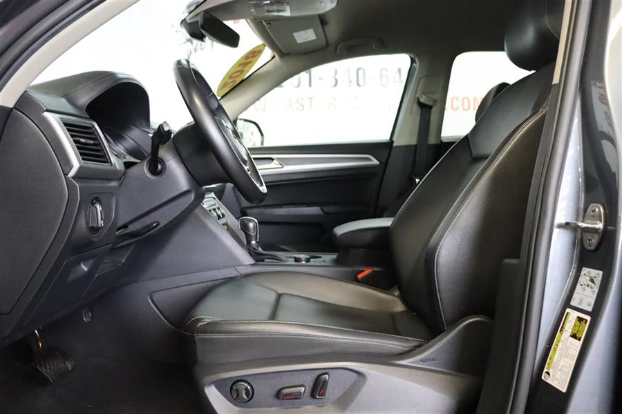 2018 Volkswagen Atlas SE, available for sale in Paterson, New Jersey | Fast Track Motors. Paterson, New Jersey 2018 Volkswagen Atlas SE, available for sale in Paterson, New Jersey | Fast Track Motors. Paterson, New Jersey