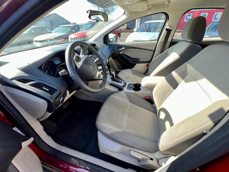 2014 Ford Focus 5dr HB SE, available for sale in Wallingford, Connecticut | Wallingford Auto Center LLC. Wallingford, Connecticut 2014 Ford Focus 5dr HB SE, available for sale in Wallingford, Connecticut | Wallingford Auto Center LLC. Wallingford, Connecticut