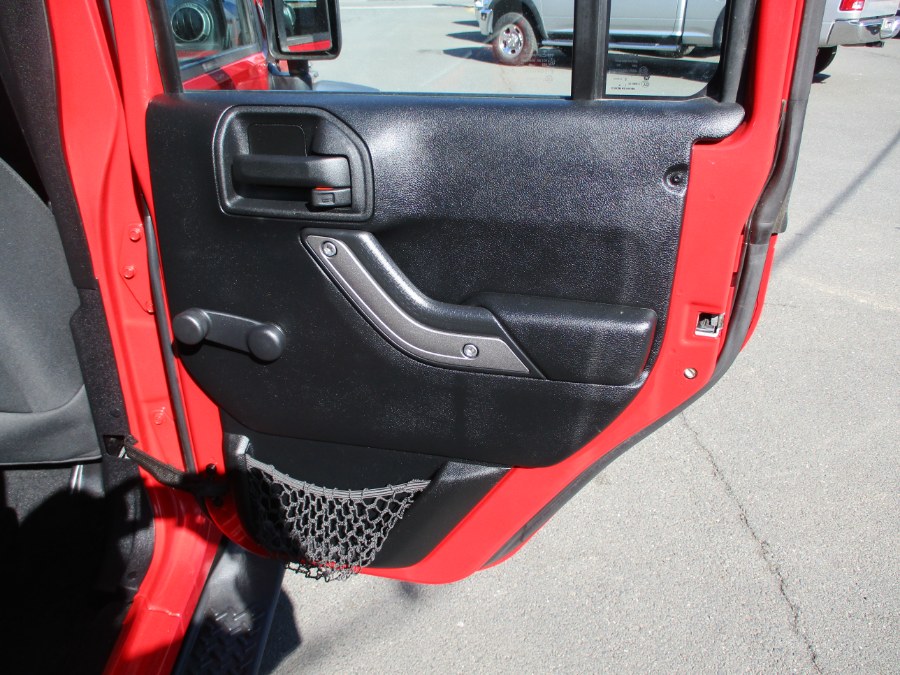 2011 Jeep Wrangler Unlimited 4WD 4dr Sport, available for sale in Suffield, Connecticut | Suffield Auto Sales. Suffield, Connecticut 2011 Jeep Wrangler Unlimited 4WD 4dr Sport, available for sale in Suffield, Connecticut | Suffield Auto Sales. Suffield, Connecticut