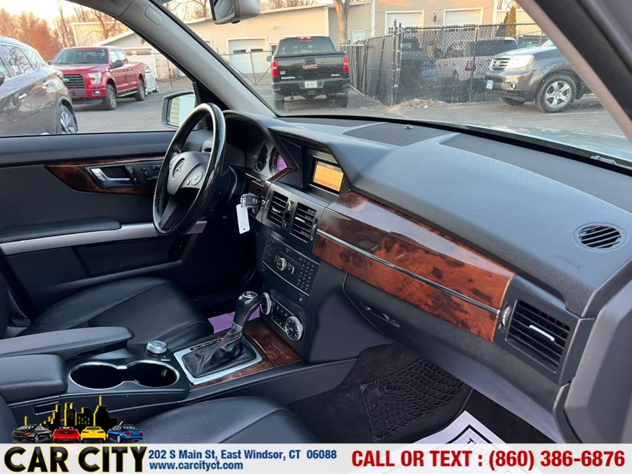 2011 Mercedes-Benz GLK-Class 4MATIC 4dr GLK350, available for sale in East Windsor, Connecticut | Car City LLC. East Windsor, Connecticut 2011 Mercedes-Benz GLK-Class 4MATIC 4dr GLK350, available for sale in East Windsor, Connecticut | Car City LLC. East Windsor, Connecticut
