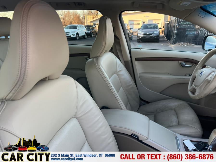2011 Volvo XC70 4dr Wgn 3.2L AWD w/Moonroof, available for sale in East Windsor, Connecticut | Car City LLC. East Windsor, Connecticut 2011 Volvo XC70 4dr Wgn 3.2L AWD w/Moonroof, available for sale in East Windsor, Connecticut | Car City LLC. East Windsor, Connecticut