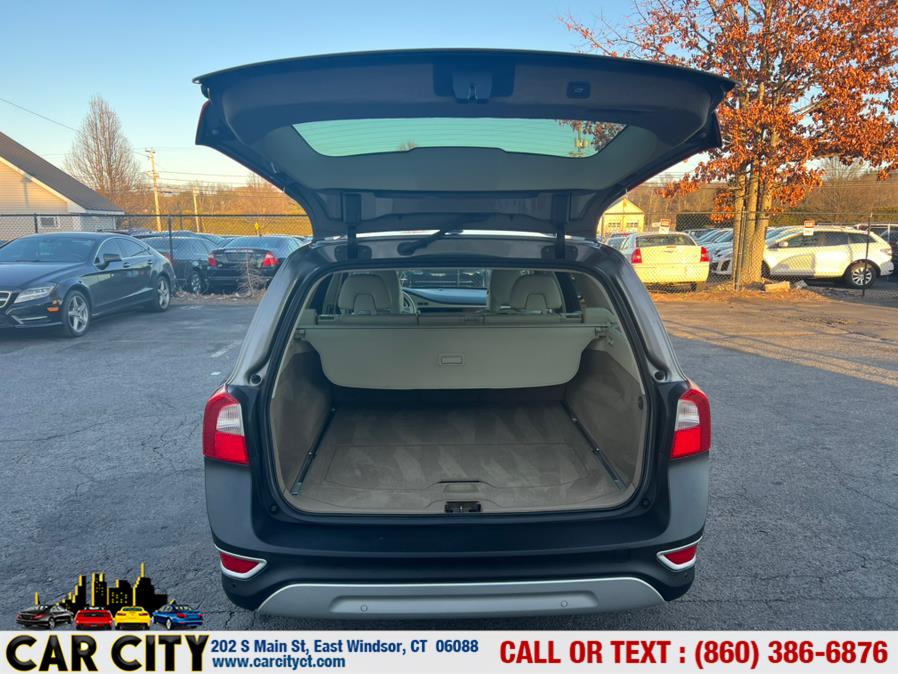 2011 Volvo XC70 4dr Wgn 3.2L AWD w/Moonroof, available for sale in East Windsor, Connecticut | Car City LLC. East Windsor, Connecticut 2011 Volvo XC70 4dr Wgn 3.2L AWD w/Moonroof, available for sale in East Windsor, Connecticut | Car City LLC. East Windsor, Connecticut