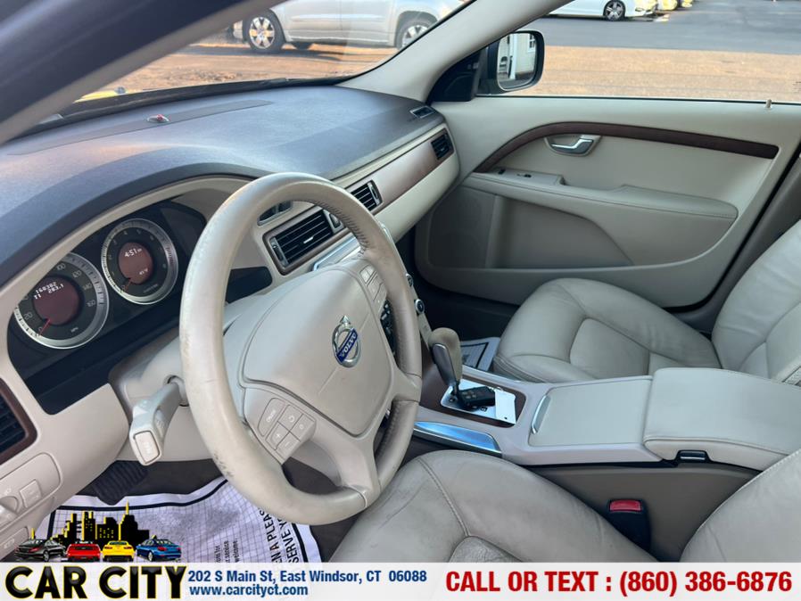 2011 Volvo XC70 4dr Wgn 3.2L AWD w/Moonroof, available for sale in East Windsor, Connecticut | Car City LLC. East Windsor, Connecticut 2011 Volvo XC70 4dr Wgn 3.2L AWD w/Moonroof, available for sale in East Windsor, Connecticut | Car City LLC. East Windsor, Connecticut