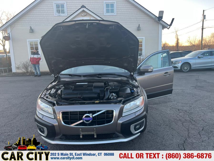 2011 Volvo XC70 4dr Wgn 3.2L AWD w/Moonroof, available for sale in East Windsor, Connecticut | Car City LLC. East Windsor, Connecticut 2011 Volvo XC70 4dr Wgn 3.2L AWD w/Moonroof, available for sale in East Windsor, Connecticut | Car City LLC. East Windsor, Connecticut