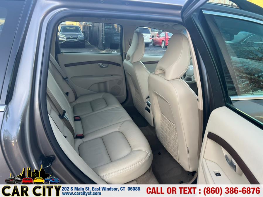 2011 Volvo XC70 4dr Wgn 3.2L AWD w/Moonroof, available for sale in East Windsor, Connecticut | Car City LLC. East Windsor, Connecticut 2011 Volvo XC70 4dr Wgn 3.2L AWD w/Moonroof, available for sale in East Windsor, Connecticut | Car City LLC. East Windsor, Connecticut