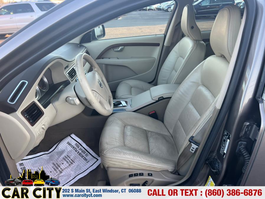 2011 Volvo XC70 4dr Wgn 3.2L AWD w/Moonroof, available for sale in East Windsor, Connecticut | Car City LLC. East Windsor, Connecticut 2011 Volvo XC70 4dr Wgn 3.2L AWD w/Moonroof, available for sale in East Windsor, Connecticut | Car City LLC. East Windsor, Connecticut