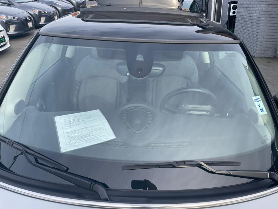 2022 MINI COOPER SE Signature Plus Trim, available for sale in Daly City, California | Green Light Auto Wholesale. Daly City, California 2022 MINI COOPER SE Signature Plus Trim, available for sale in Daly City, California | Green Light Auto Wholesale. Daly City, California