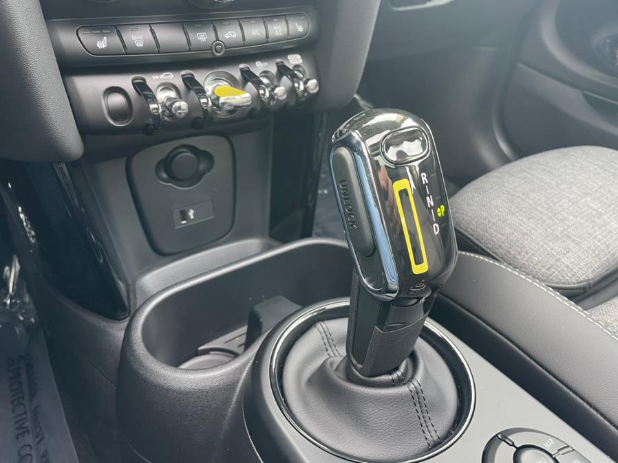 2022 MINI COOPER SE Signature Plus Trim, available for sale in Daly City, California | Green Light Auto Wholesale. Daly City, California 2022 MINI COOPER SE Signature Plus Trim, available for sale in Daly City, California | Green Light Auto Wholesale. Daly City, California