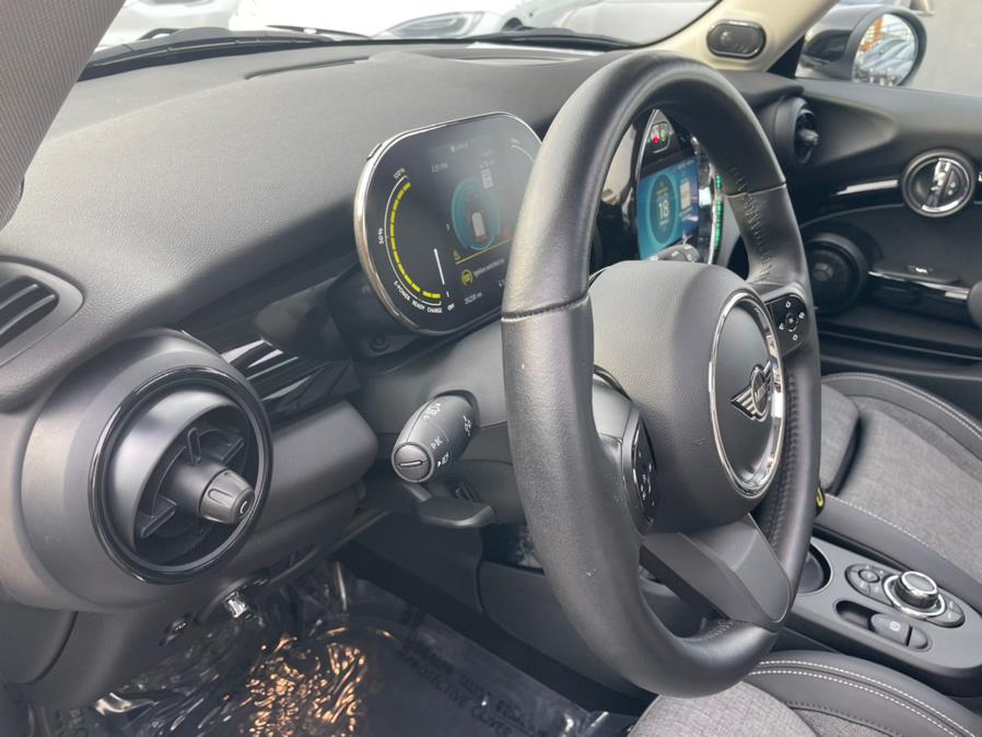 2022 MINI COOPER SE Signature Plus Trim, available for sale in Daly City, California | Green Light Auto Wholesale. Daly City, California 2022 MINI COOPER SE Signature Plus Trim, available for sale in Daly City, California | Green Light Auto Wholesale. Daly City, California