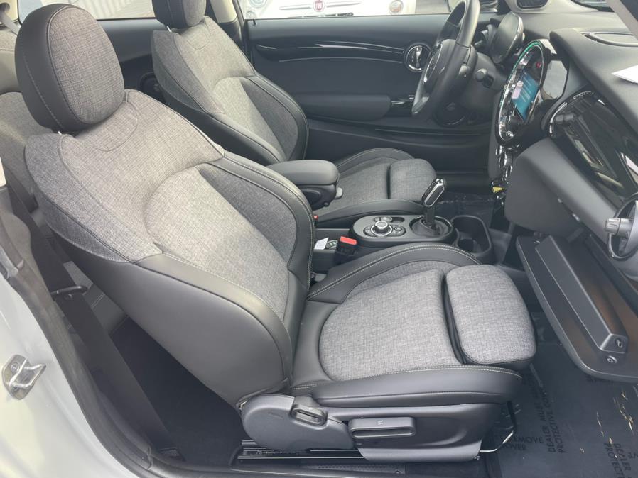 2022 MINI COOPER SE Signature Plus Trim, available for sale in Daly City, California | Green Light Auto Wholesale. Daly City, California 2022 MINI COOPER SE Signature Plus Trim, available for sale in Daly City, California | Green Light Auto Wholesale. Daly City, California