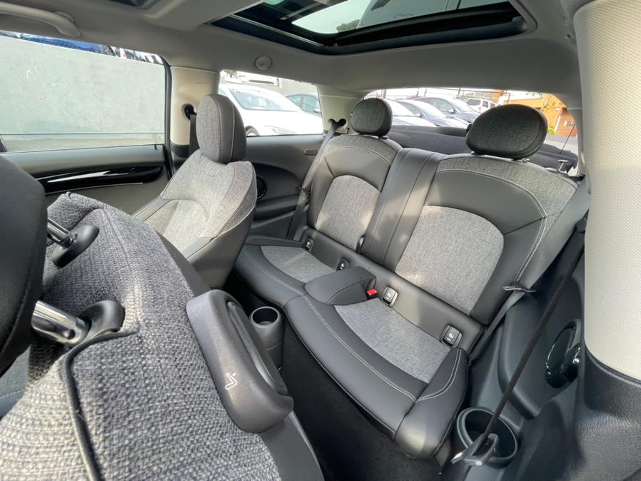 2022 MINI COOPER SE Signature Plus Trim, available for sale in Daly City, California | Green Light Auto Wholesale. Daly City, California 2022 MINI COOPER SE Signature Plus Trim, available for sale in Daly City, California | Green Light Auto Wholesale. Daly City, California