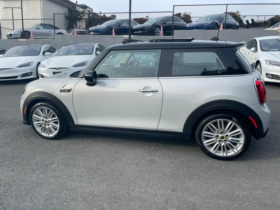 2022 MINI COOPER SE Signature Plus Trim, available for sale in Daly City, California | Green Light Auto Wholesale. Daly City, California 2022 MINI COOPER SE Signature Plus Trim, available for sale in Daly City, California | Green Light Auto Wholesale. Daly City, California
