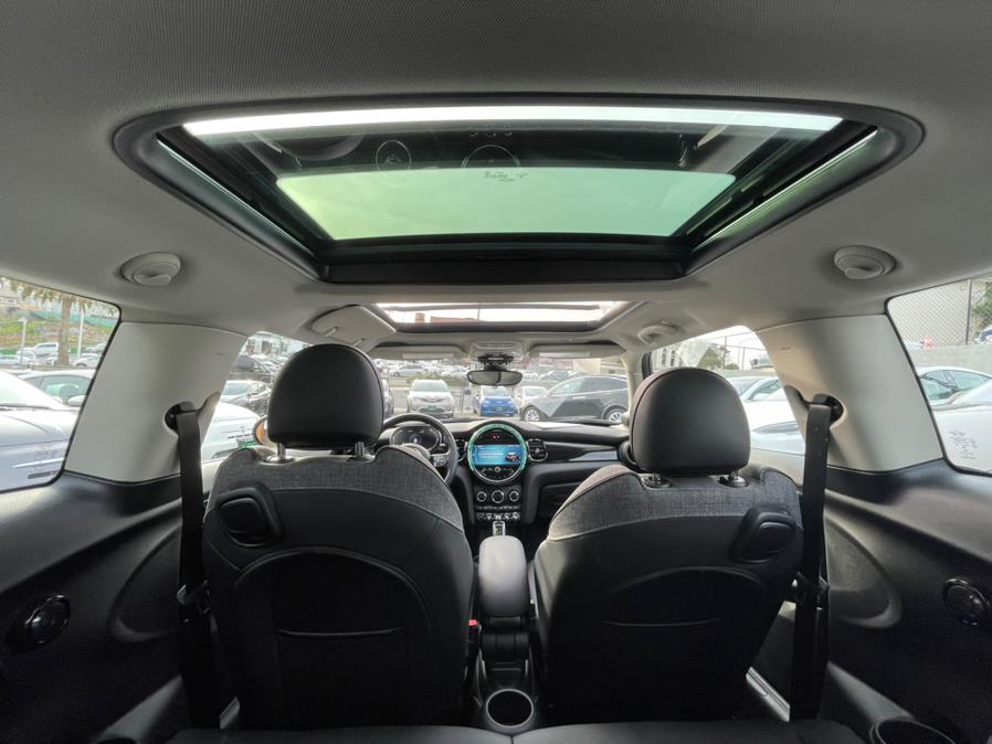 2022 MINI COOPER SE Signature Plus Trim, available for sale in Daly City, California | Green Light Auto Wholesale. Daly City, California 2022 MINI COOPER SE Signature Plus Trim, available for sale in Daly City, California | Green Light Auto Wholesale. Daly City, California