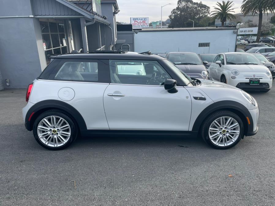 2022 MINI COOPER SE Signature Plus Trim, available for sale in Daly City, California | Green Light Auto Wholesale. Daly City, California 2022 MINI COOPER SE Signature Plus Trim, available for sale in Daly City, California | Green Light Auto Wholesale. Daly City, California