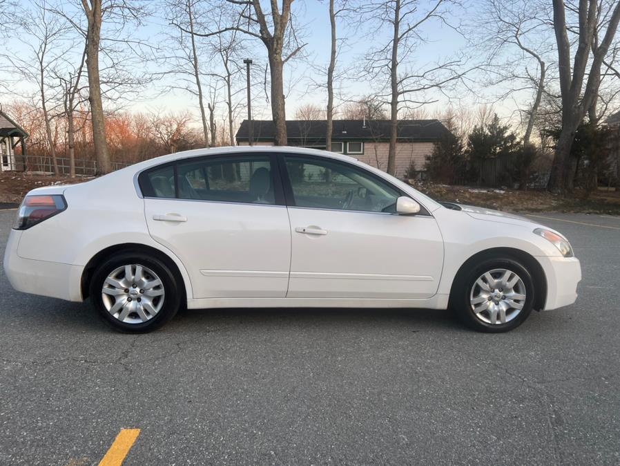 2009 Nissan Altima 4dr Sdn I4 CVT 2.5 SL, available for sale in Swansea, Massachusetts | Gas On The Run. Swansea, Massachusetts 2009 Nissan Altima 4dr Sdn I4 CVT 2.5 SL, available for sale in Swansea, Massachusetts | Gas On The Run. Swansea, Massachusetts