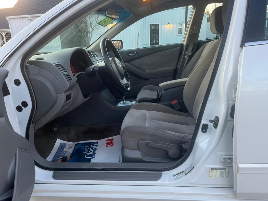 2009 Nissan Altima 4dr Sdn I4 CVT 2.5 SL, available for sale in Swansea, Massachusetts | Gas On The Run. Swansea, Massachusetts 2009 Nissan Altima 4dr Sdn I4 CVT 2.5 SL, available for sale in Swansea, Massachusetts | Gas On The Run. Swansea, Massachusetts