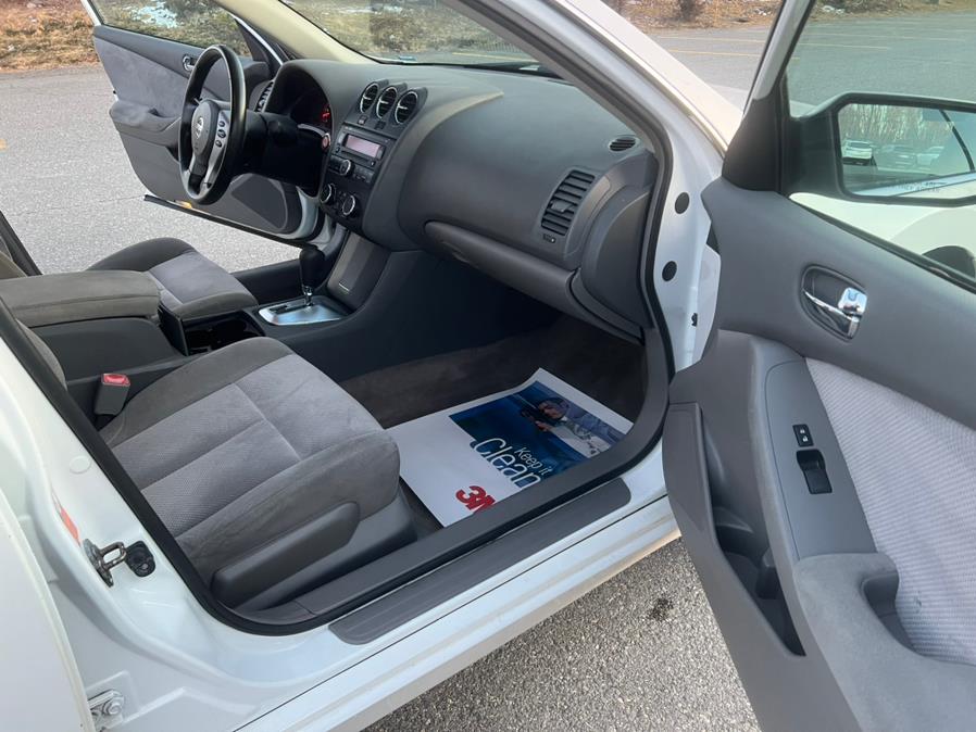 2009 Nissan Altima 4dr Sdn I4 CVT 2.5 SL, available for sale in Swansea, Massachusetts | Gas On The Run. Swansea, Massachusetts 2009 Nissan Altima 4dr Sdn I4 CVT 2.5 SL, available for sale in Swansea, Massachusetts | Gas On The Run. Swansea, Massachusetts