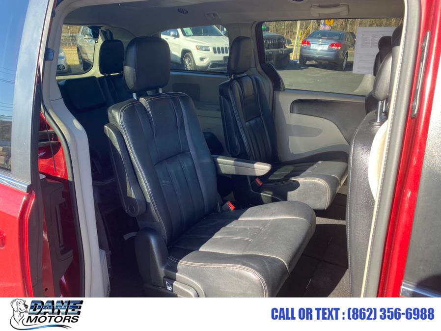 2015 Chrysler Town & Country  - $9,999