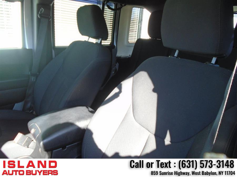 2015 Jeep Wrangler Unlimited Sport 4x4 4dr SUV, available for sale in West Babylon, New York | Island Auto Buyers. West Babylon, New York 2015 Jeep Wrangler Unlimited Sport 4x4 4dr SUV, available for sale in West Babylon, New York | Island Auto Buyers. West Babylon, New York