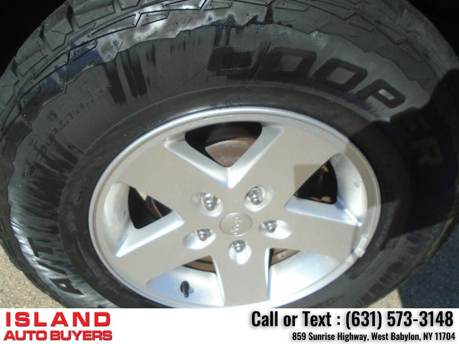 2015 Jeep Wrangler Unlimited Sport 4x4 4dr SUV, available for sale in West Babylon, New York | Island Auto Buyers. West Babylon, New York 2015 Jeep Wrangler Unlimited Sport 4x4 4dr SUV, available for sale in West Babylon, New York | Island Auto Buyers. West Babylon, New York