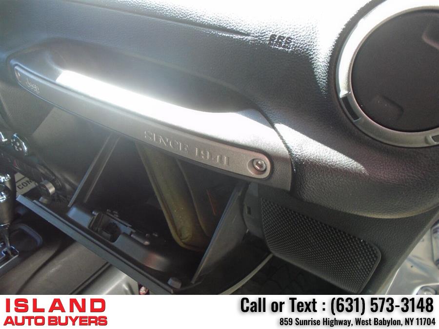 2015 Jeep Wrangler Unlimited Sport 4x4 4dr SUV, available for sale in West Babylon, New York | Island Auto Buyers. West Babylon, New York 2015 Jeep Wrangler Unlimited Sport 4x4 4dr SUV, available for sale in West Babylon, New York | Island Auto Buyers. West Babylon, New York