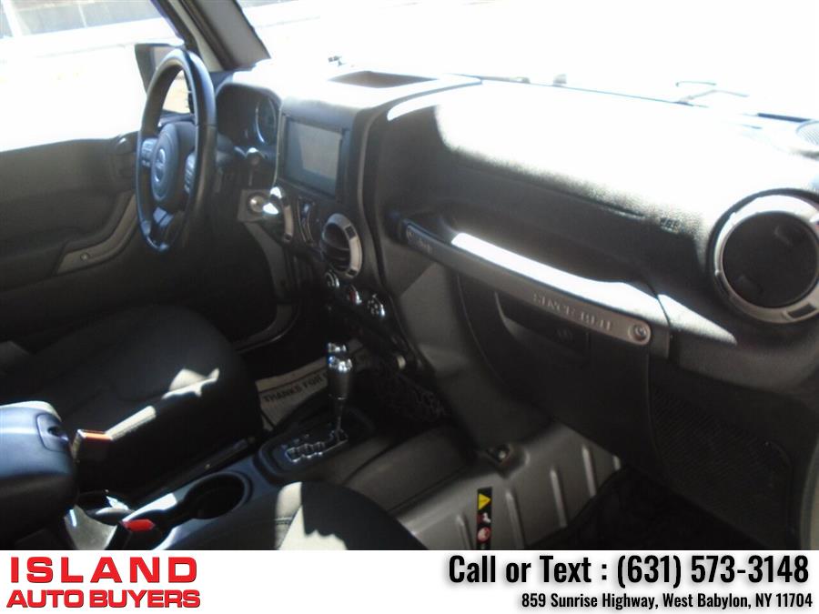 2015 Jeep Wrangler Unlimited Sport 4x4 4dr SUV, available for sale in West Babylon, New York | Island Auto Buyers. West Babylon, New York 2015 Jeep Wrangler Unlimited Sport 4x4 4dr SUV, available for sale in West Babylon, New York | Island Auto Buyers. West Babylon, New York