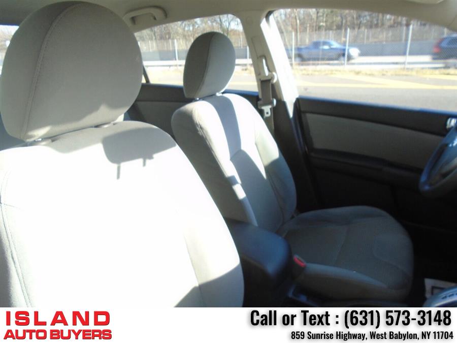 2010 Nissan Sentra 2.0 SR 4dr Sedan, available for sale in West Babylon, New York | Island Auto Buyers. West Babylon, New York 2010 Nissan Sentra 2.0 SR 4dr Sedan, available for sale in West Babylon, New York | Island Auto Buyers. West Babylon, New York