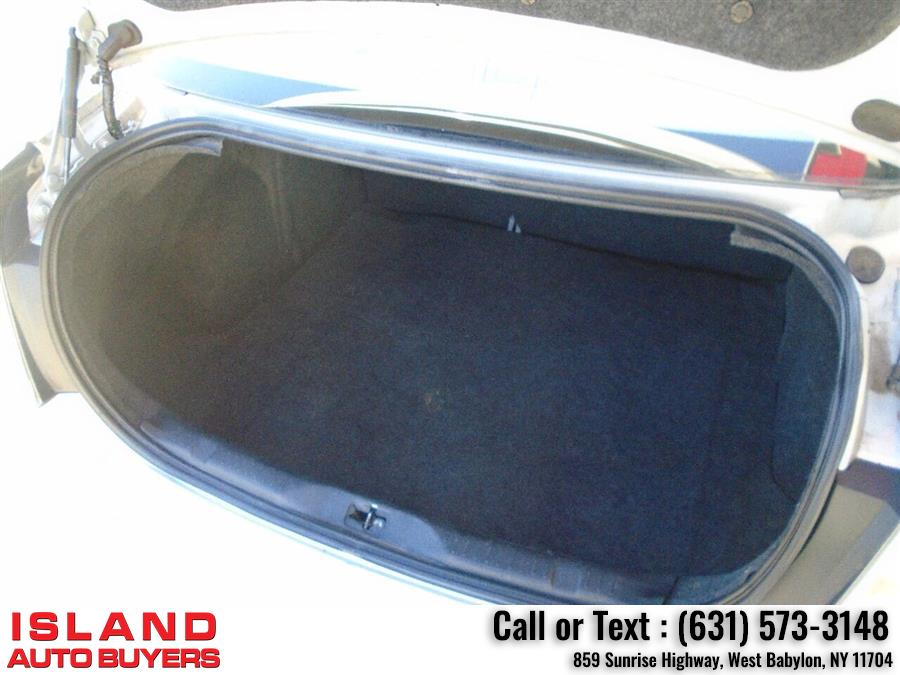 2010 Nissan Sentra 2.0 SR 4dr Sedan, available for sale in West Babylon, New York | Island Auto Buyers. West Babylon, New York 2010 Nissan Sentra 2.0 SR 4dr Sedan, available for sale in West Babylon, New York | Island Auto Buyers. West Babylon, New York