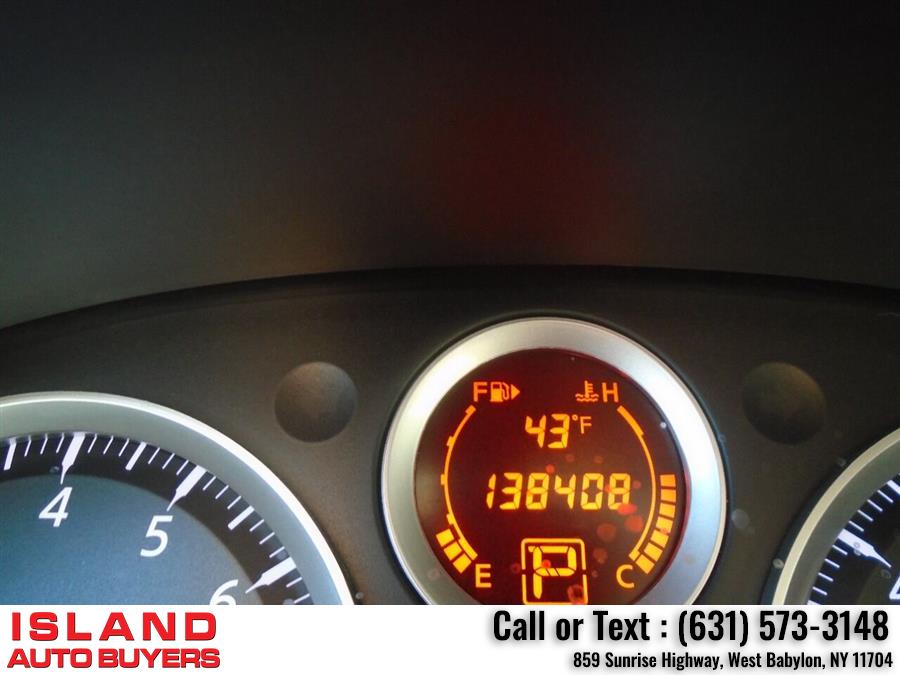 2010 Nissan Sentra 2.0 SR 4dr Sedan, available for sale in West Babylon, New York | Island Auto Buyers. West Babylon, New York 2010 Nissan Sentra 2.0 SR 4dr Sedan, available for sale in West Babylon, New York | Island Auto Buyers. West Babylon, New York
