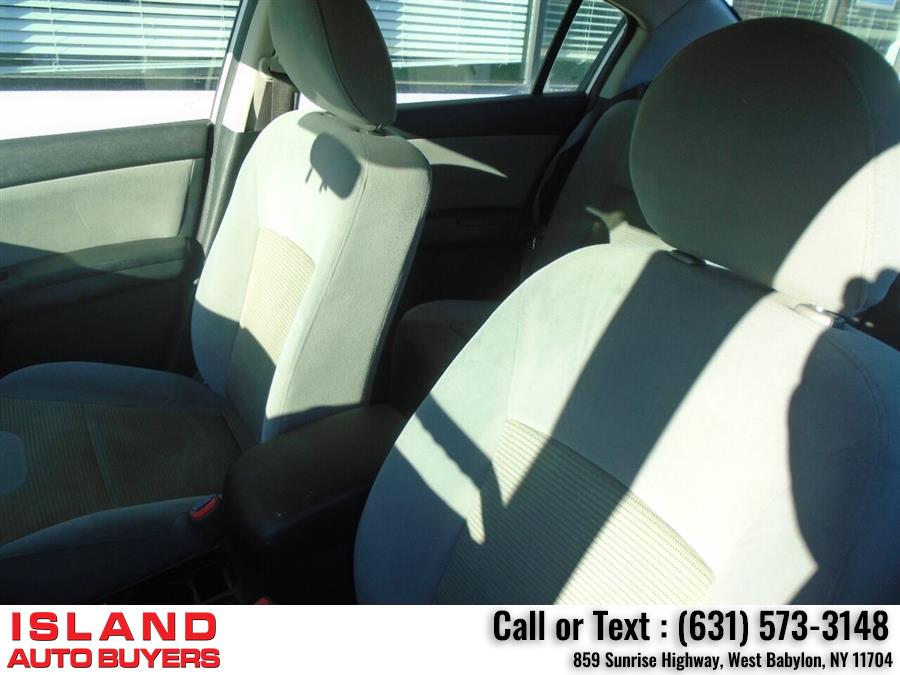 2010 Nissan Sentra 2.0 SR 4dr Sedan, available for sale in West Babylon, New York | Island Auto Buyers. West Babylon, New York 2010 Nissan Sentra 2.0 SR 4dr Sedan, available for sale in West Babylon, New York | Island Auto Buyers. West Babylon, New York